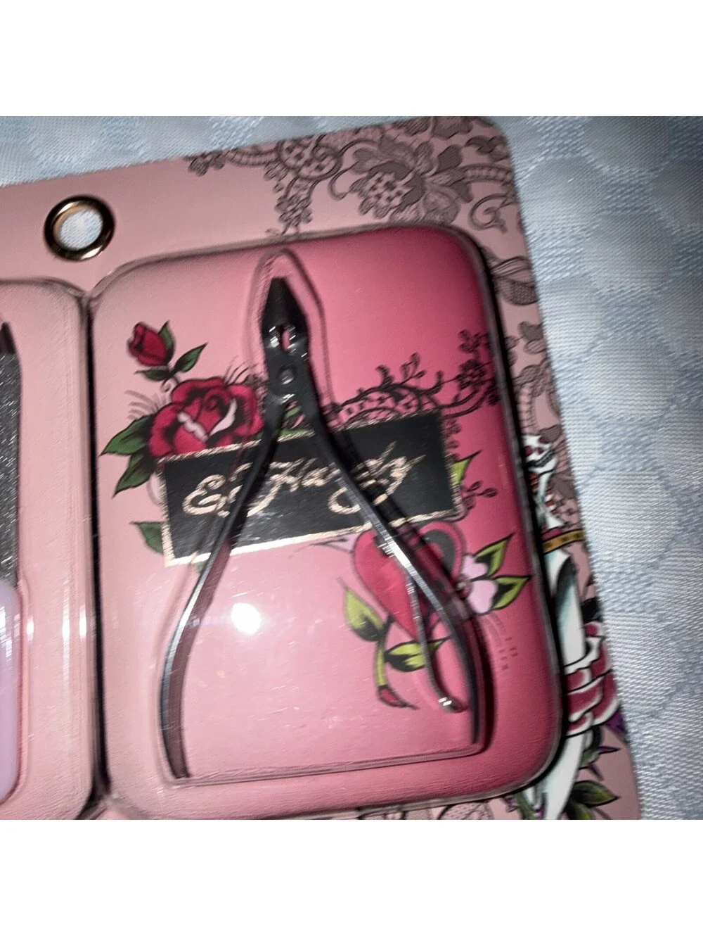 NEW Ed Hardy Pink Roses 4PC Manicure w/Case